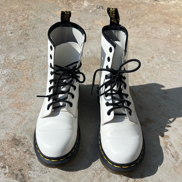 Dr Martens size 8 us - Picture 1 of 8